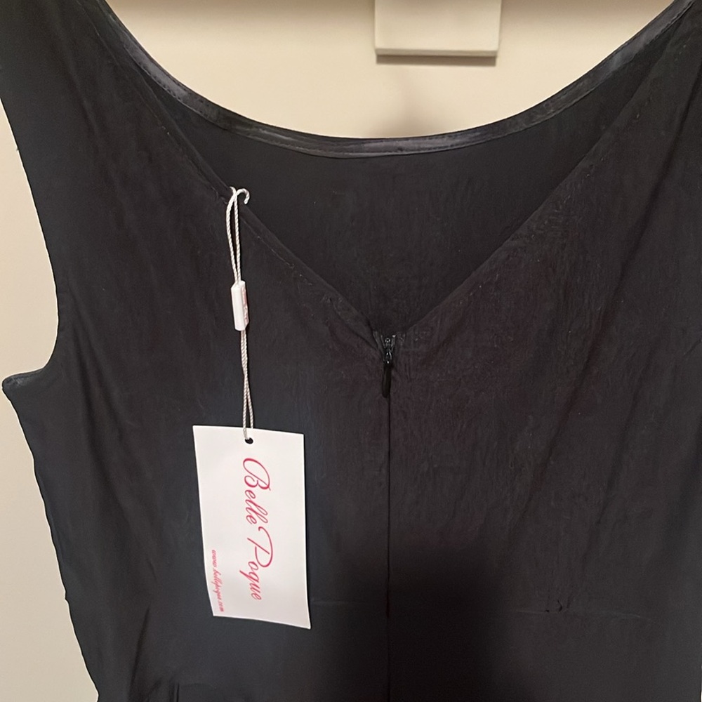 Black Sleeveless Pleated Midi Dress - Picture 4 of 4
